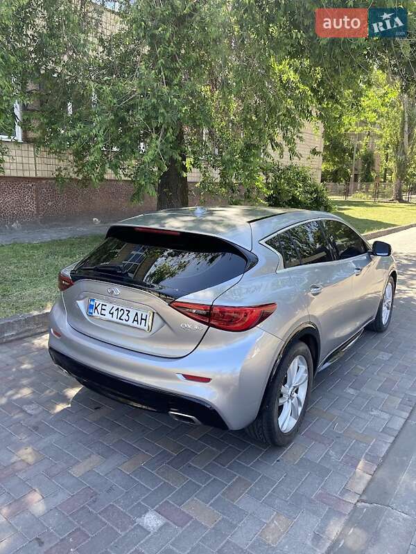 Внедорожник / Кроссовер Infiniti QX30 2016 в Кривом Роге