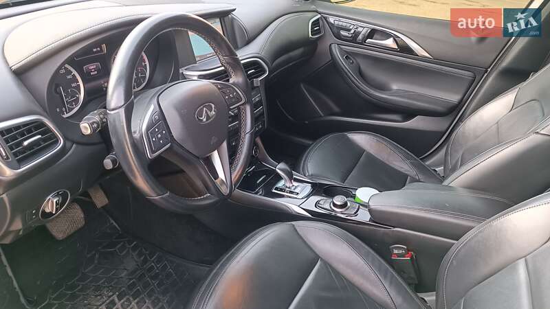 Позашляховик / Кросовер Infiniti QX30 2016 в Одесі