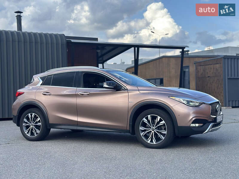 Внедорожник / Кроссовер Infiniti QX30 2016 в Киеве