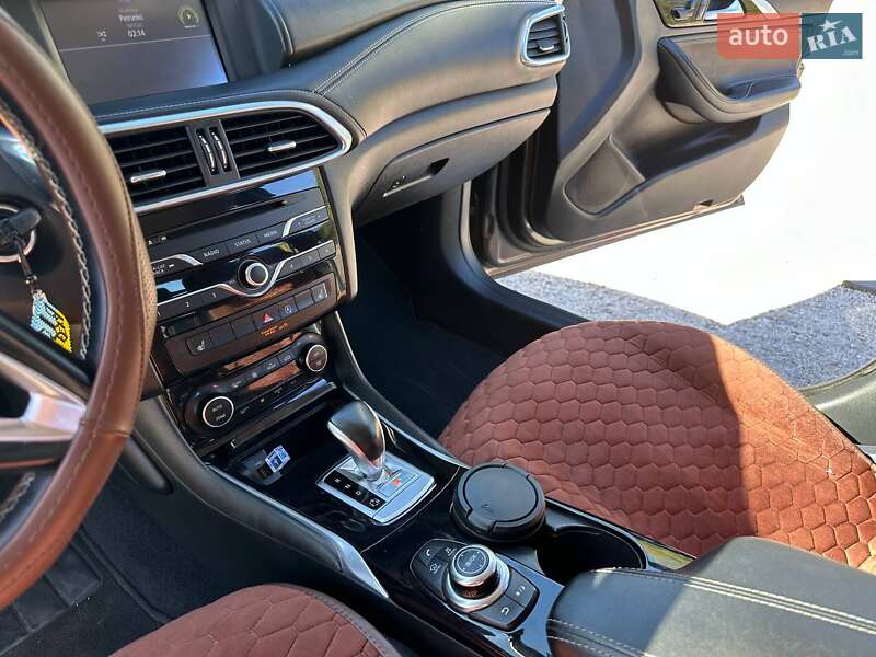 Внедорожник / Кроссовер Infiniti QX30 2017 в Днепре фото 23 Внедорожник / Кроссовер Infiniti QX30 2017 в Днепре