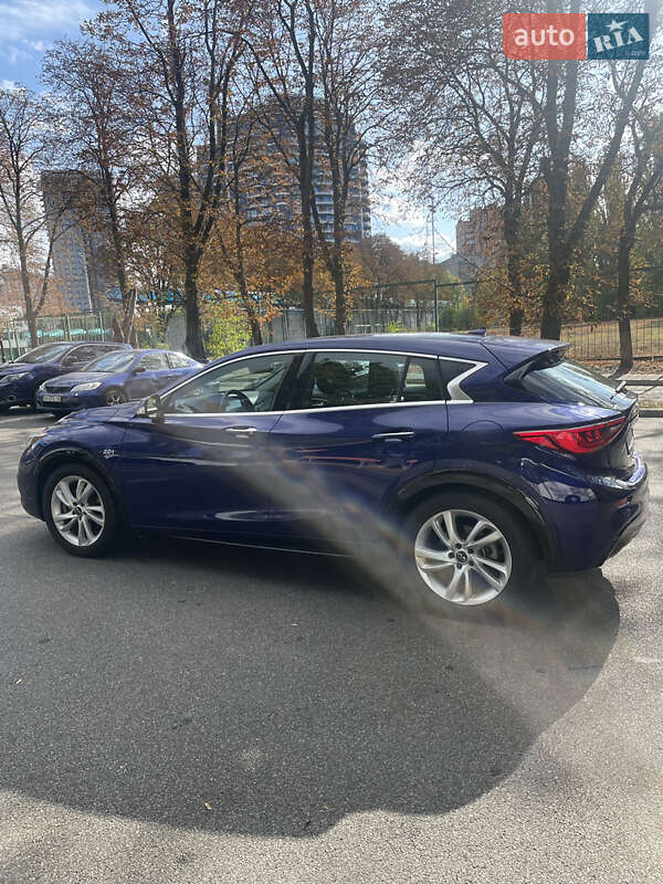 Внедорожник / Кроссовер Infiniti QX30 2017 в Киеве