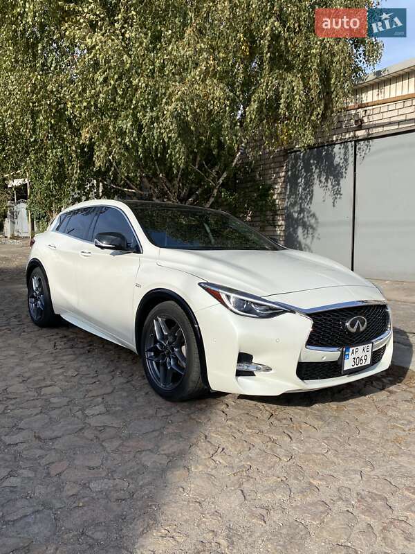 Внедорожник / Кроссовер Infiniti QX30 2017 в Запорожье