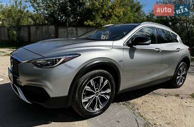 Внедорожник / Кроссовер Infiniti QX30 2016 в Киеве