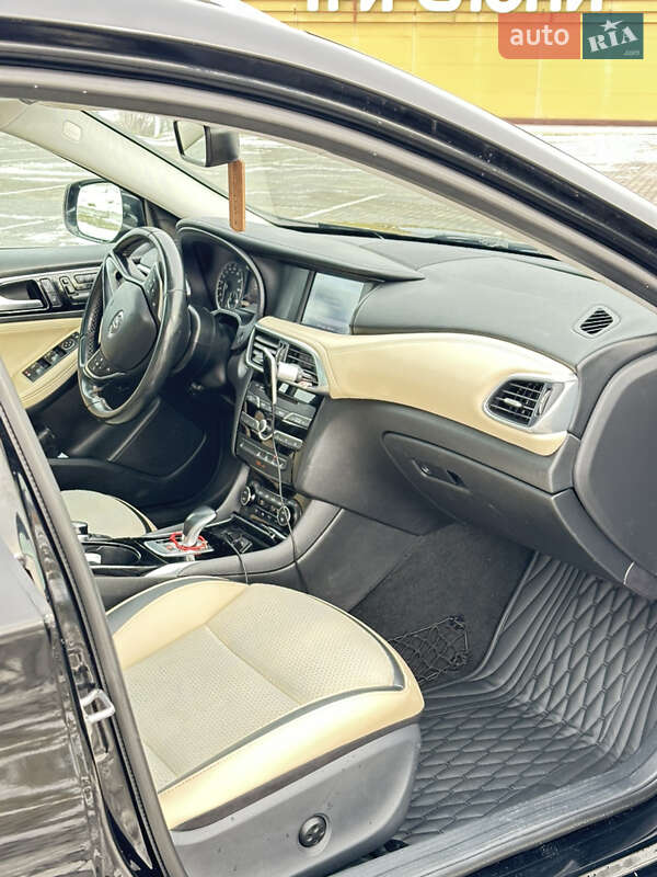 Позашляховик / Кросовер Infiniti QX30 2018 в Львові
