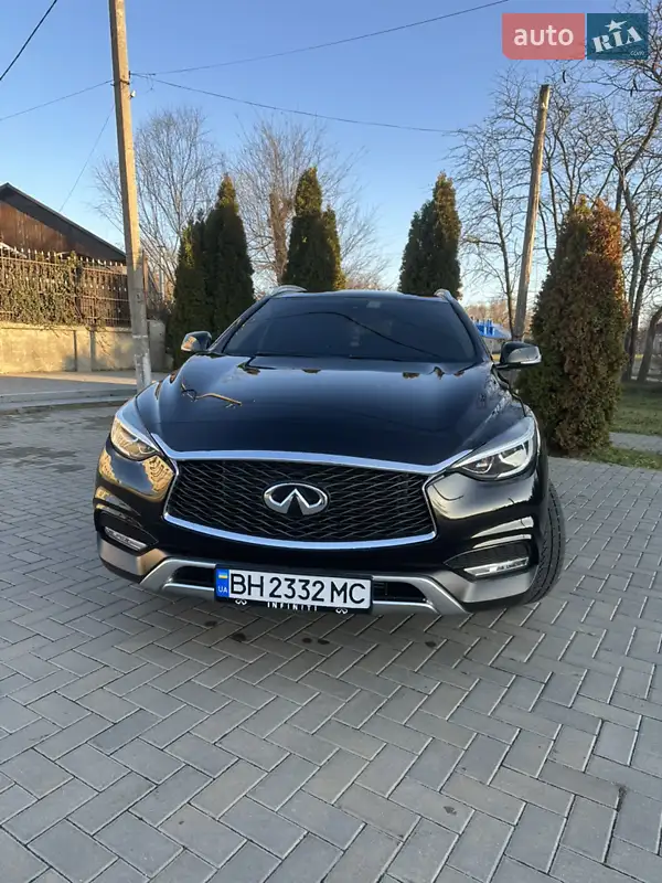 Infiniti QX30