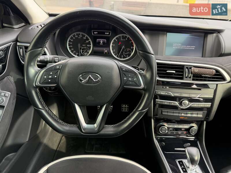 Позашляховик / Кросовер Infiniti QX30 2016 в Білій Церкві