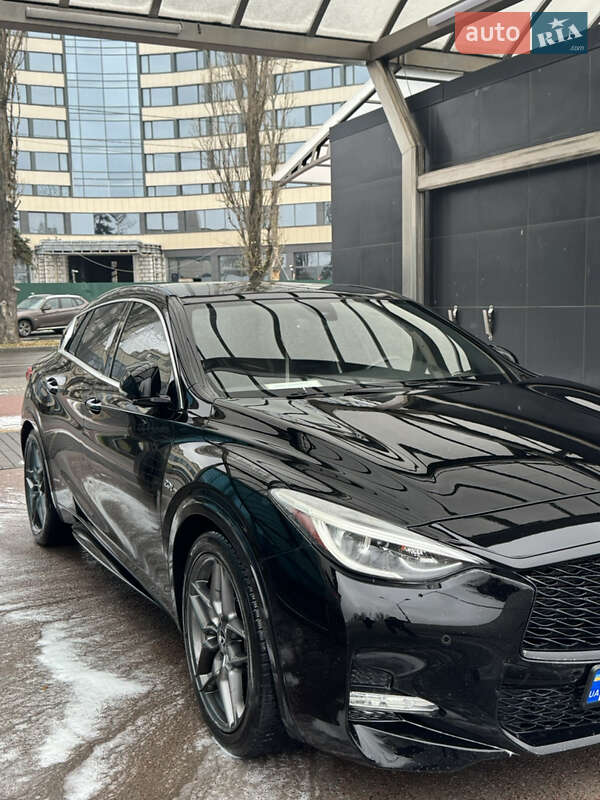 Позашляховик / Кросовер Infiniti QX30 2016 в Києві