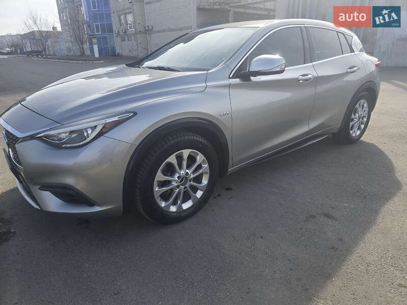 Внедорожник / Кроссовер Infiniti QX30 2016 в Херсоне
