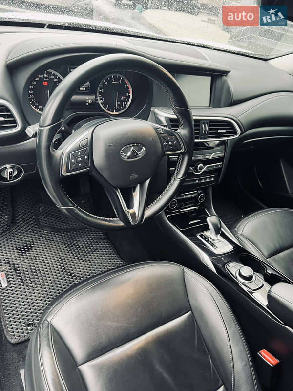 Внедорожник / Кроссовер Infiniti QX30 2017 в Киеве