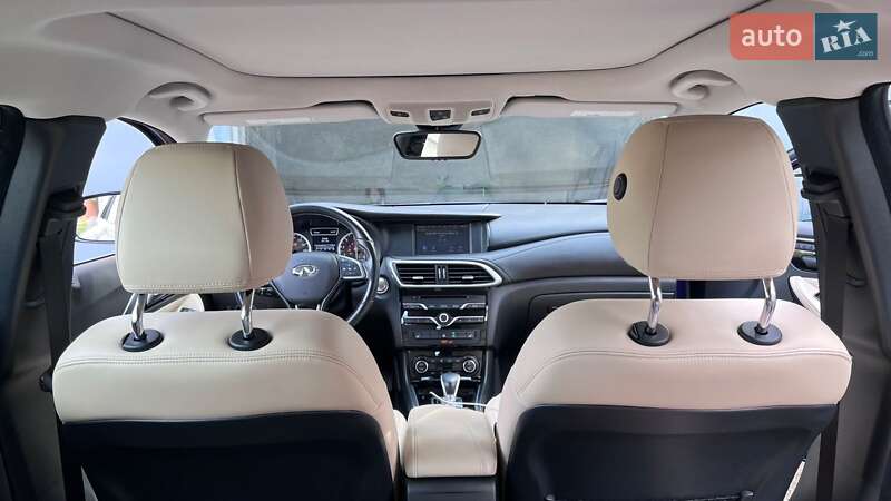 Внедорожник / Кроссовер Infiniti QX30 2016 в Киеве