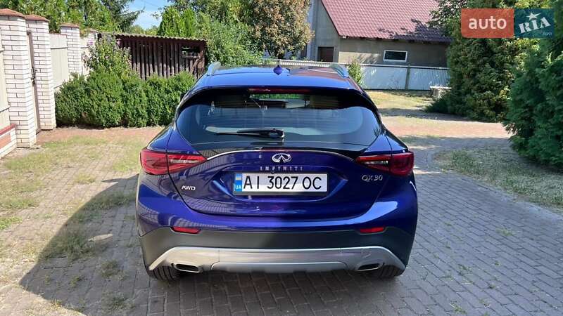 Внедорожник / Кроссовер Infiniti QX30 2016 в Киеве