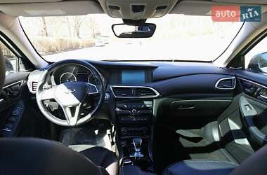 Внедорожник / Кроссовер Infiniti QX30 2017 в 