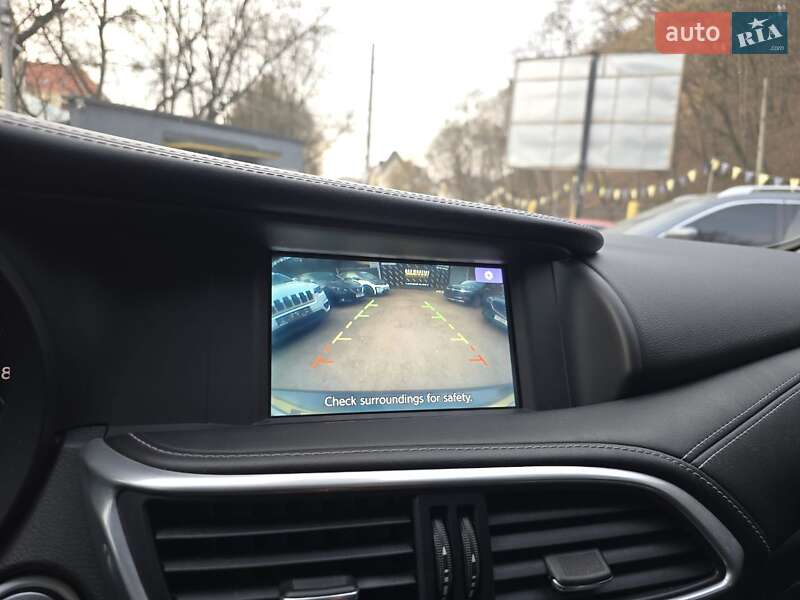 Позашляховик / Кросовер Infiniti QX30 2017 в Львові