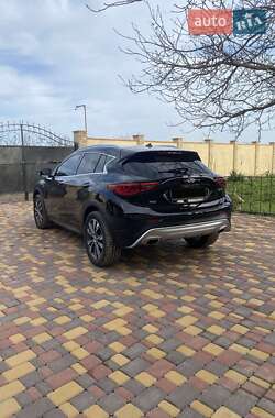 Внедорожник / Кроссовер Infiniti QX30 2016 в 