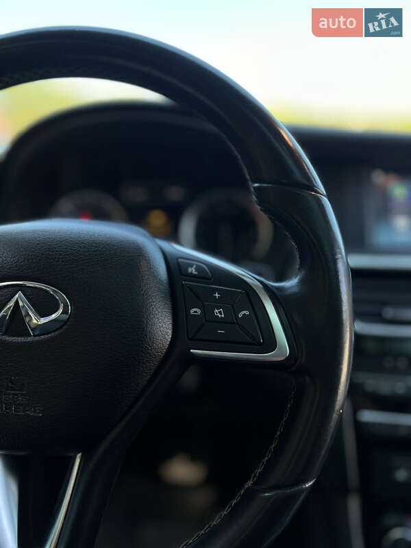 Внедорожник / Кроссовер Infiniti QX30 2016 в Днепре