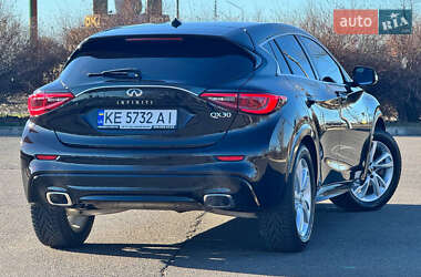 Внедорожник / Кроссовер Infiniti QX30 2017 в 