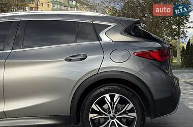 Внедорожник / Кроссовер Infiniti QX30 2016 в 