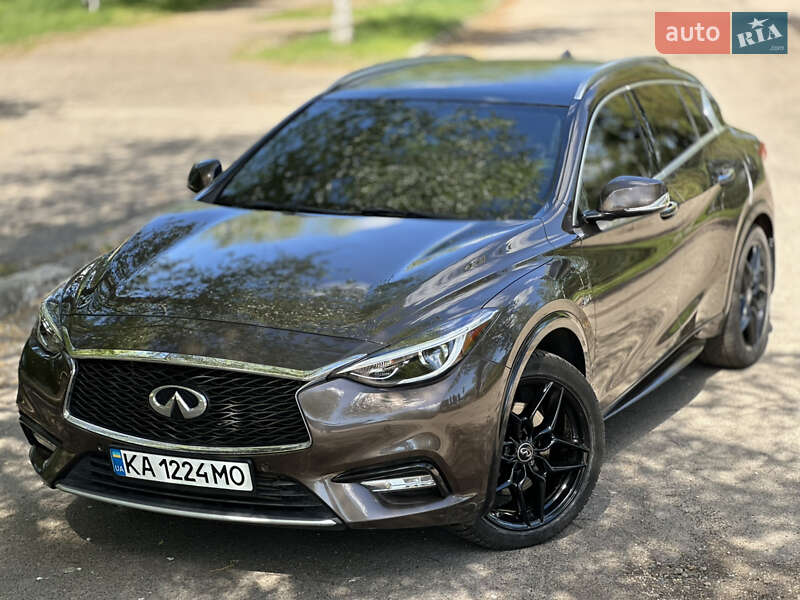 Внедорожник / Кроссовер Infiniti QX30 2017 в 
