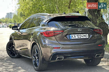 Внедорожник / Кроссовер Infiniti QX30 2017 в 