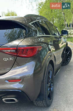 Внедорожник / Кроссовер Infiniti QX30 2017 в 