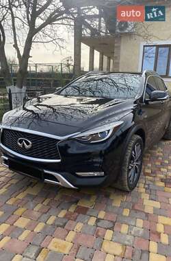 Внедорожник / Кроссовер Infiniti QX30 2016 в 