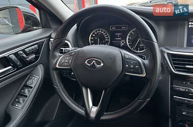 Позашляховик / Кросовер Infiniti QX30 2018 в 