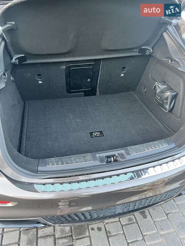 Внедорожник / Кроссовер Infiniti QX30 2016 в Одессе