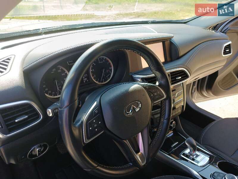 Позашляховик / Кросовер Infiniti QX30 2017 в Києві