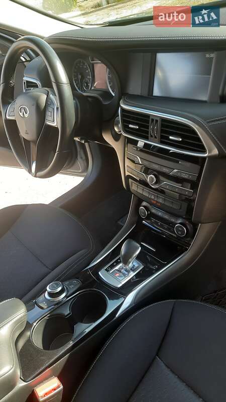 Позашляховик / Кросовер Infiniti QX30 2017 в Києві