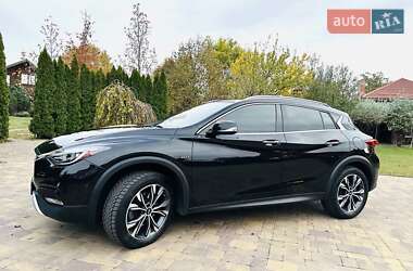 Внедорожник / Кроссовер Infiniti QX30 2016 в 