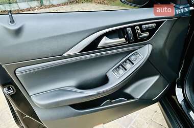 Внедорожник / Кроссовер Infiniti QX30 2016 в 