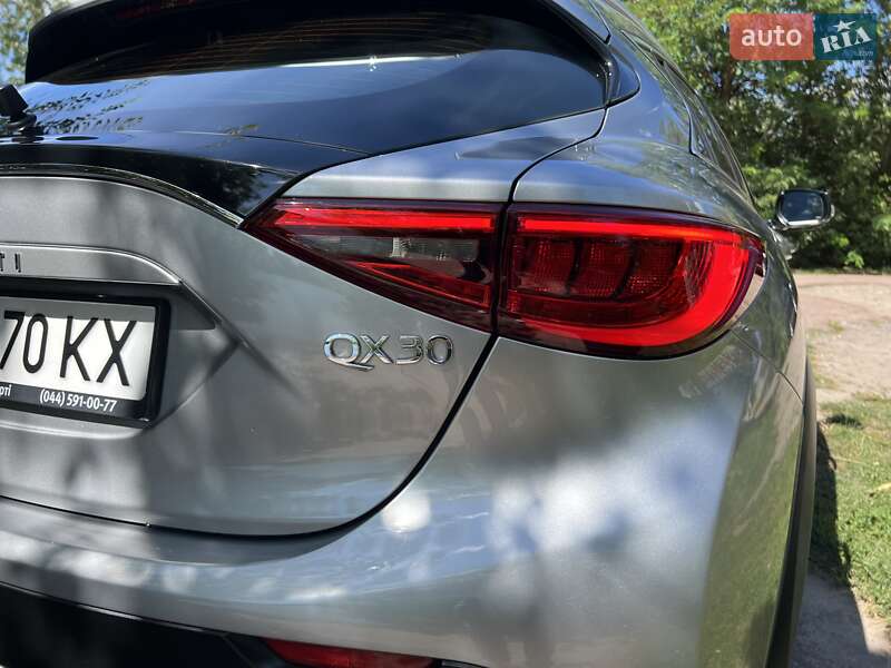 Внедорожник / Кроссовер Infiniti QX30 2016 в Киеве