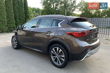 Позашляховик / Кросовер Infiniti QX30 2018 в 