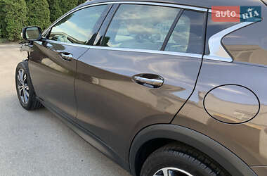 Позашляховик / Кросовер Infiniti QX30 2018 в 