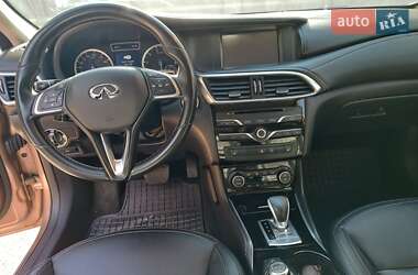 Внедорожник / Кроссовер Infiniti QX30 2017 в 