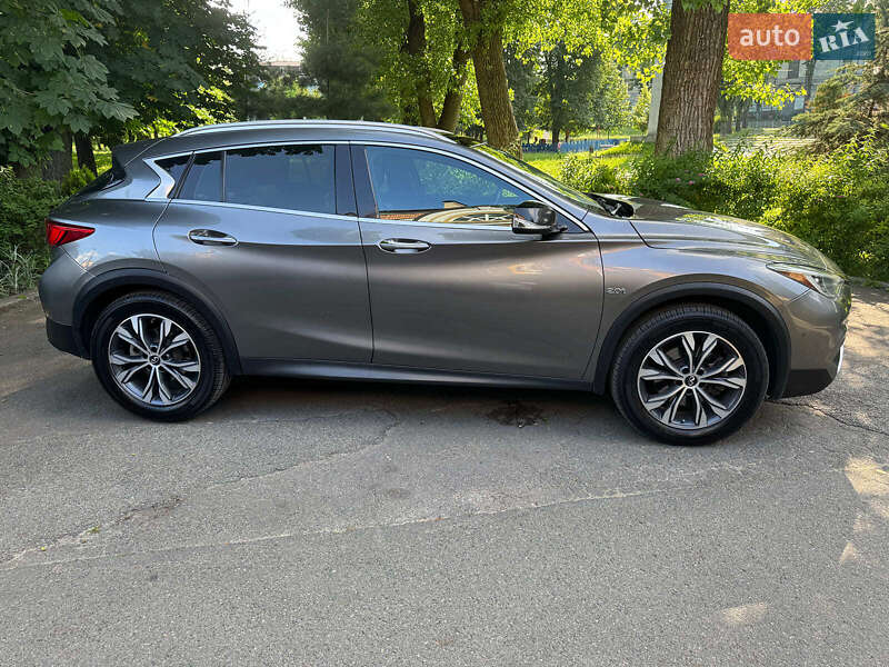 Позашляховик / Кросовер Infiniti QX30 2017 в Києві