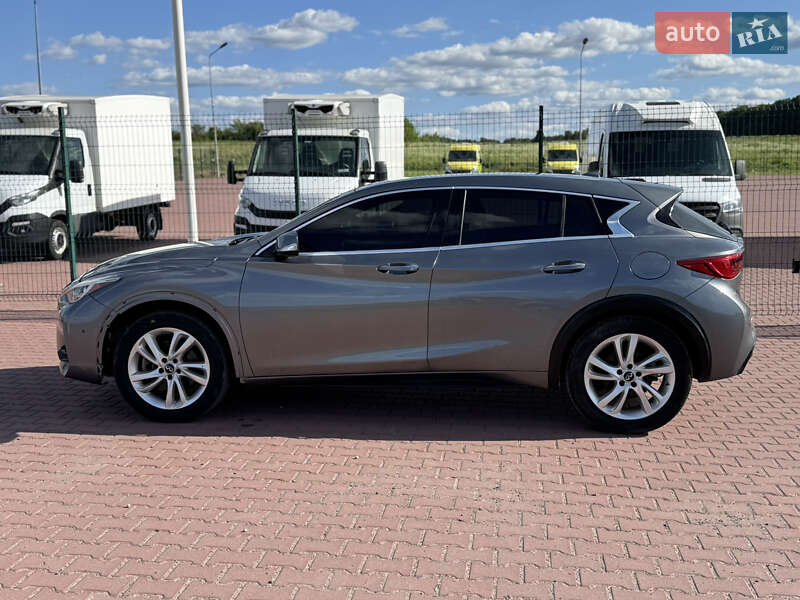 Внедорожник / Кроссовер Infiniti QX30 2016 в Ровно