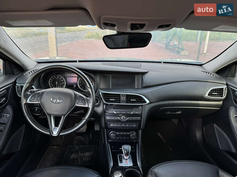 Внедорожник / Кроссовер Infiniti QX30 2016 в Ровно