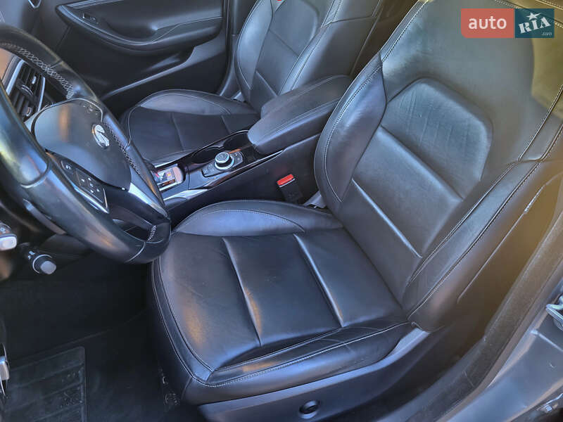 Внедорожник / Кроссовер Infiniti QX30 2016 в Днепре