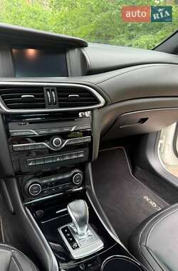 Внедорожник / Кроссовер Infiniti QX30 2017 в 