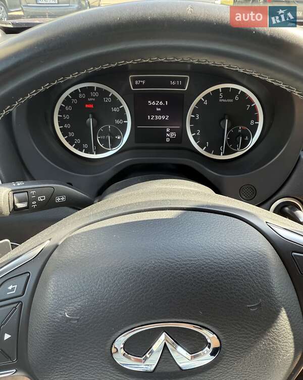 Внедорожник / Кроссовер Infiniti QX30 2016 в Харькове