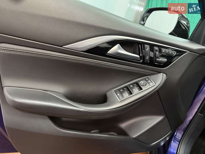 Внедорожник / Кроссовер Infiniti QX30 2016 в Харькове