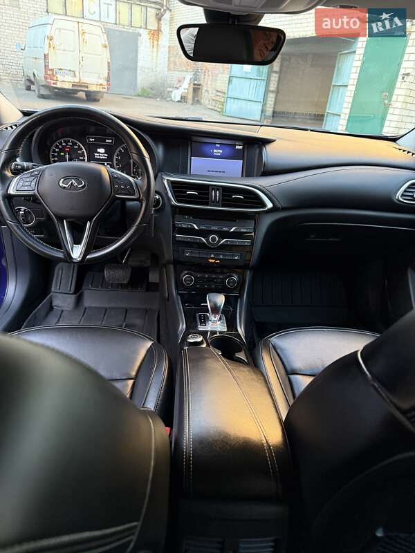 Внедорожник / Кроссовер Infiniti QX30 2016 в Харькове