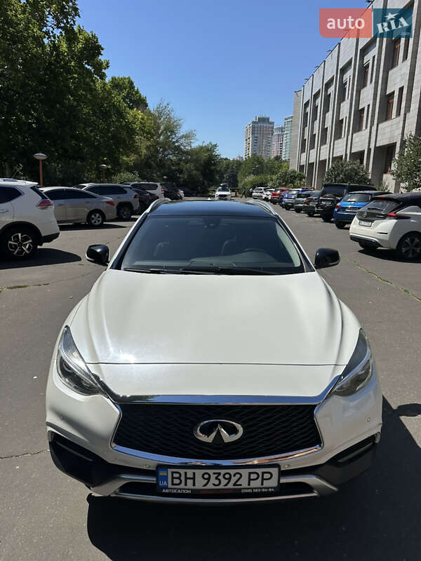 Внедорожник / Кроссовер Infiniti QX30 2016 в Одессе
