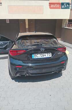 Внедорожник / Кроссовер Infiniti QX30 2016 в 
