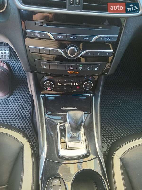 Внедорожник / Кроссовер Infiniti QX30 2016 в Львове