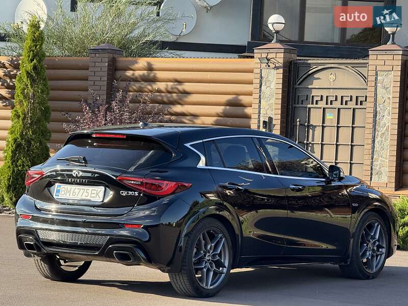 Внедорожник / Кроссовер Infiniti QX30 2016 в Киеве