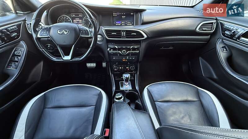 Внедорожник / Кроссовер Infiniti QX30 2016 в Киеве
