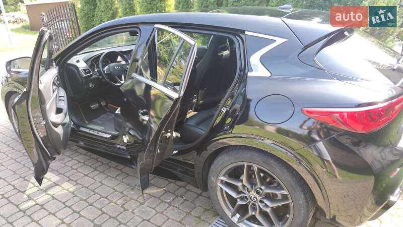 Позашляховик / Кросовер Infiniti QX30 2016 в Запоріжжі