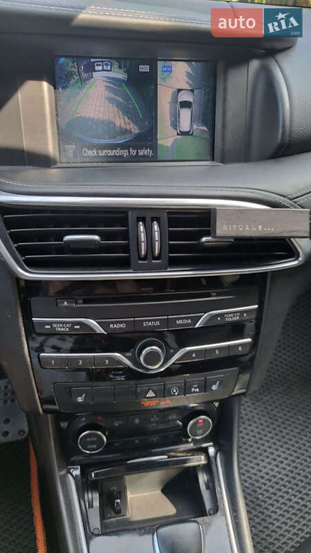 Позашляховик / Кросовер Infiniti QX30 2016 в Запоріжжі